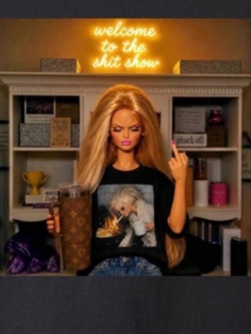 Graphic Barbie Doll Scene Tee-(Black🖤) XL